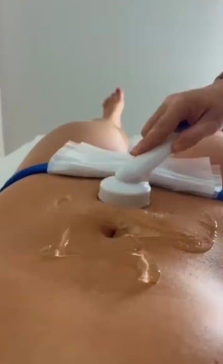 Massagem com gel cosmético